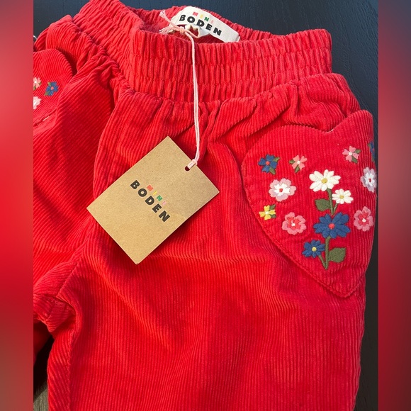 Mini Boden Bright Red Corduroy pants with floral embroidery NWT size 3-4Y - Picture 9 of 10